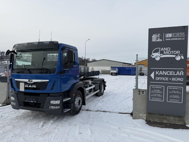 MAN Nový nosič Charvát  CTS 11 t